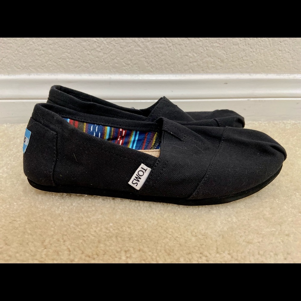 Toms women slip on shoes